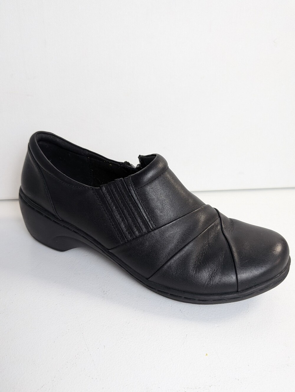 Clarks Collection Black Leather Shoes Women Loafer sz 9 zipper Block Heel EUC
